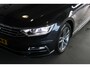 Volkswagen Passat Variant 1.4 TSI Highline R-Line Trekhaak | Virtual Cockpit | Carplay | LED | Alcantara | Navi | Adapt. Cruise | 17" LMV | PDC V+A