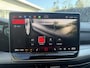 Volkswagen Golf 1.5 eHybrid Life Edition 204 PK | SOH 100% | Automaat | Adaptive Cruise Control | Lane Assist | Travel Assist | Apple Carplay | 360 Camera | Panoramadak | Trekhaak | Stoelverwarming | Stuurverwarming | 19 inch lichtmetalenvelgen | Elektrische inklapbare spiegels |