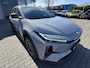 Toyota C-HR C-HR+ FIRST EDITION 77 KWH WARMTEPOMP STOEL/STUURVERW LED APPLE/ANDROID EL-ACHTERKLEP BSM KEYLESS AD-CRUISE PARK-SENSOREN