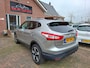Nissan Qashqai 1.2 N-Vision. Zeer netjes, 2de eigenaar. O.a. camera, pano, cruise, navi, etc. Dealer onderhouden.