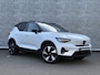 Volvo XC40 Single Motor Extended Range 82 kWh Plus | Trekhaak | Adaptive cruise control | Stoel- en stuurverwarming | Dode hoek detectie BLIS | Warmtepomp | LED koplampen | Navigatie | Apple Carplay / Android Auto | Parkeersensoren voor + achter | Achteruitrijcamera |