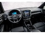 Volvo XC40 Recharge Twin AWD 78 kWh Ultimate | Trekhaak | Panoramadak | All Season banden | 360 Camera | Adaptieve cruise control | Harman Kardon audio |