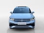 Volkswagen Tiguan 1.5 TSI R-Line Business+ | Automaat | Elektrisch uitklapbare trekhaak | Glazen schuif-/kanteldak | Elektrisch bedienbare achterklep | Stoel- en stuurverwarming | Achteruitrijcamera | Head-up display
