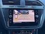Volkswagen Tiguan 1.5 TSI R-Line Business+ | Automaat | Elektrisch uitklapbare trekhaak | Glazen schuif-/kanteldak | Elektrisch bedienbare achterklep | Stoel- en stuurverwarming | Achteruitrijcamera | Head-up display