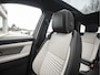 Land Rover Discovery Sport P300e R-Dynamic S | 10-2023 | Light Oyster | Adaptive Cruise | Elektrische trekaak | 24 maanden Land Rover Approved