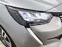 Peugeot 208 Style 75pk | Navigatie | Achteruitrijcamera | Airco | Cruise Control | Parkeersensoren | Led koplampen | Apple Carplay / Android Auto | Bluetooth | DAB+ radio | Elektrisch inklapbare spiegels | Donker getint glas | 16" lichtmetalen velgen |