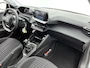 Peugeot 208 Style 75pk | Navigatie | Achteruitrijcamera | Airco | Cruise Control | Parkeersensoren | Led koplampen | Apple Carplay / Android Auto | Bluetooth | DAB+ radio | Elektrisch inklapbare spiegels | Donker getint glas | 16" lichtmetalen velgen |