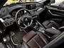 BMW X1 xDrive25i | All Black | HUD | Trekhk. 13P | Keyless "Uitschuifb.A-bank | 25"Nav-scherm