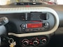 Renault Twingo 1.0 SCe Collection AIRCO / IN HOOGTE VERSTELBARE BESTUURDERSSTOEL / RADIO / CENTYRALE DEURVERGRENDELING MET AFSTANDS BEDIENING.