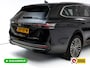 Volkswagen Passat Variant 1.5 eHybrid Elegance Business | Elec. Trekhaak | Matrix Led | Stoel- & Stuurverwarming + massage | Verlichte led strip, Ergo stoel, Sfeerverlichting, Navigatie, App. connect, Zomer en winterset om LMV