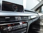 BMW X5 (f15) xDrive35i M SPORT RIJKLAAR HUD MEMORY ALCANTARA SFEER VERLICHTING LED CRUISE