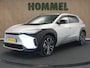 Toyota BZ4X Premium 71 kWh - ORIGINEEL NEDERLANDSE AUTO - STOELVERWARMING VOOR EN ACHTER - ELEKTRISCHE ACHTERKLEP - MEMORY SEATS - STOELVENTILATIE VOORZIJDE - JBL PREMIUM AUDIO - STUURVERWARMING - DODEHOEKDETECTIE - NAVIGATIE - 360 GRADEN CAMERA