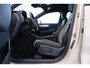 Volvo XC40 B4 197PK Plus Dark | Trekhaak | 19" all season | Verw. voorruit | Power seats