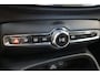 Volvo XC40 B4 197PK Plus Dark | Trekhaak | 19" all season | Verw. voorruit | Power seats