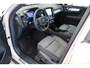 Volvo XC40 B4 197PK Plus Dark | Trekhaak | 19" all season | Verw. voorruit | Power seats