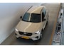 Volvo XC40 B4 197PK Plus Dark | Trekhaak | 19" all season | Verw. voorruit | Power seats