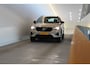 Volvo XC40 B4 197PK Plus Dark | Trekhaak | 19" all season | Verw. voorruit | Power seats