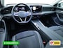 Volkswagen Passat Variant 1.5 eHybrid Business | 2 Ergo active stoelen | Wegklapbare trekhaak | Stoel- & Stuurverwarming | Adap. Cruise | Navigatie, Headup display, App. connect.