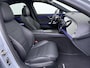 Mercedes-Benz E-klasse 300 e AMG Line | Hyperscreen | Panorama - Schuifdak | Stoelventilatie / -verwarming Voor | 20" Multispaaks AMG Velgen | 360° Camera | DAB+ Radio | Memory seats | Superscreen