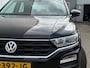 Volkswagen T-Roc 1.0 TSI 115pk Style | Camera | Adaptive Cruise | CarPlay | Stoel -stuurverwarming |