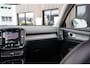 Volvo XC40 1.5 T2 Inscription | Dealer onderhouden | Panoramisch schuif/kanteldak | Stoel & stuurwielverwarming | 360 graden camera | Trekhaak | Harman Kardon | Apple CarPlay | Elektrisch verstelbare stoelen | Leder |