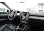 Volvo XC40 1.5 T2 Inscription | Dealer onderhouden | Panoramisch schuif/kanteldak | Stoel & stuurwielverwarming | 360 graden camera | Trekhaak | Harman Kardon | Apple CarPlay | Elektrisch verstelbare stoelen | Leder |