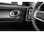 Volvo XC40 1.5 T2 Inscription | Dealer onderhouden | Panoramisch schuif/kanteldak | Stoel & stuurwielverwarming | 360 graden camera | Trekhaak | Harman Kardon | Apple CarPlay | Elektrisch verstelbare stoelen | Leder |