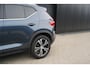 Volvo XC40 1.5 T2 Inscription | Dealer onderhouden | Panoramisch schuif/kanteldak | Stoel & stuurwielverwarming | 360 graden camera | Trekhaak | Harman Kardon | Apple CarPlay | Elektrisch verstelbare stoelen | Leder |