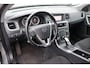 Volvo S60 1.6 T4 Momentum Navigatie, Airco, Cruise control, Auto moet nog gereinigd worden.