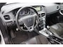 Volvo V40 2.0 D2 R-Design Business Navigatie, Climate control, Stoelverwarming, Afneembare trekhaak,