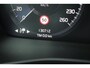 Volvo XC40 B3 163PK Momentum Business | Panoramisch schuif-/kanteldak | High Performance Audio | Adaptive cruise control & Pilot Assist | Semi elektr. Trekhaak | Parkeersensoren voor+achter | Apple carplay/Android auto | BLIS | Volvo on Call | 18 inch lichtmetalen velgen |