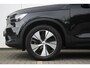 Volvo XC40 B3 163PK Momentum Business | Panoramisch schuif-/kanteldak | High Performance Audio | Adaptive cruise control & Pilot Assist | Semi elektr. Trekhaak | Parkeersensoren voor+achter | Apple carplay/Android auto | BLIS | Volvo on Call | 18 inch lichtmetalen velgen |