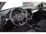 Volvo XC40 B3 163PK Momentum Business | Panoramisch schuif-/kanteldak | High Performance Audio | Adaptive cruise control & Pilot Assist | Semi elektr. Trekhaak | Parkeersensoren voor+achter | Apple carplay/Android auto | BLIS | Volvo on Call | 18 inch lichtmetalen velgen |