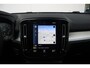 Volvo XC40 B3 163PK Momentum Business | Panoramisch schuif-/kanteldak | High Performance Audio | Adaptive cruise control & Pilot Assist | Semi elektr. Trekhaak | Parkeersensoren voor+achter | Apple carplay/Android auto | BLIS | Volvo on Call | 18 inch lichtmetalen velgen |
