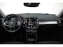 Volvo XC40 B3 163PK Momentum Business | Panoramisch schuif-/kanteldak | High Performance Audio | Adaptive cruise control & Pilot Assist | Semi elektr. Trekhaak | Parkeersensoren voor+achter | Apple carplay/Android auto | BLIS | Volvo on Call | 18 inch lichtmetalen velgen |
