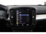 Volvo XC40 B3 163PK Momentum Business | Panoramisch schuif-/kanteldak | High Performance Audio | Adaptive cruise control & Pilot Assist | Semi elektr. Trekhaak | Parkeersensoren voor+achter | Apple carplay/Android auto | BLIS | Volvo on Call | 18 inch lichtmetalen velgen |