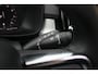 Volvo XC40 B3 163PK Momentum Business | Panoramisch schuif-/kanteldak | High Performance Audio | Adaptive cruise control & Pilot Assist | Semi elektr. Trekhaak | Parkeersensoren voor+achter | Apple carplay/Android auto | BLIS | Volvo on Call | 18 inch lichtmetalen velgen |