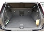 Volvo XC40 B3 163PK Momentum Business | Panoramisch schuif-/kanteldak | High Performance Audio | Adaptive cruise control & Pilot Assist | Semi elektr. Trekhaak | Parkeersensoren voor+achter | Apple carplay/Android auto | BLIS | Volvo on Call | 18 inch lichtmetalen velgen |