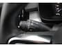 Volvo XC40 B3 163PK Momentum Business | Panoramisch schuif-/kanteldak | High Performance Audio | Adaptive cruise control & Pilot Assist | Semi elektr. Trekhaak | Parkeersensoren voor+achter | Apple carplay/Android auto | BLIS | Volvo on Call | 18 inch lichtmetalen velgen |