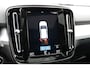 Volvo XC40 B3 163PK Momentum Business | Panoramisch schuif-/kanteldak | High Performance Audio | Adaptive cruise control & Pilot Assist | Semi elektr. Trekhaak | Parkeersensoren voor+achter | Apple carplay/Android auto | BLIS | Volvo on Call | 18 inch lichtmetalen velgen |