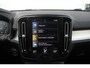 Volvo XC40 B3 163PK Momentum Business | Panoramisch schuif-/kanteldak | High Performance Audio | Adaptive cruise control & Pilot Assist | Semi elektr. Trekhaak | Parkeersensoren voor+achter | Apple carplay/Android auto | BLIS | Volvo on Call | 18 inch lichtmetalen velgen |