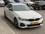 BMW 3-Serie 320i M-Sport | Schuif/Kantel | Harman / Kardon | Leder | Head-Up | Parelmoer Wit