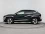 Hyundai Kona Electric BLACK LINE 65.4 kWh | SoH 99%! | TREKHAAK | SIDE BARS | CAMERA | CLIMA | CRUISE ADAPT. | NAVI | 17'' LM VELGEN | UNIEK! | FABRIEKSGARANTIE GELDIG T/M 1-2029! |