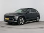 Hyundai Kona Electric BLACK LINE 65.4 kWh | SoH 99%! | TREKHAAK | SIDE BARS | CAMERA | CLIMA | CRUISE ADAPT. | NAVI | 17'' LM VELGEN | UNIEK! | FABRIEKSGARANTIE GELDIG T/M 1-2029! |