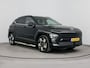 Hyundai Kona Electric BLACK LINE 65.4 kWh | SoH 99%! | TREKHAAK | SIDE BARS | CAMERA | CLIMA | CRUISE ADAPT. | NAVI | 17'' LM VELGEN | UNIEK! | FABRIEKSGARANTIE GELDIG T/M 1-2029! |