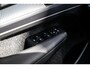 Volvo XC40 1.5 T2 R-Design | Panoramadak | Trekhaak | Harman & Kardon | 360 graden Camera | Stoelverwarming | Lichtmetalen Velgen 19 inch | Keyless Entry | Elektrische Achterklep | Navigatie