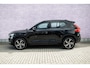 Volvo XC40 1.5 T2 R-Design | Panoramadak | Trekhaak | Harman & Kardon | 360 graden Camera | Stoelverwarming | Lichtmetalen Velgen 19 inch | Keyless Entry | Elektrische Achterklep | Navigatie