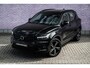 Volvo XC40 1.5 T2 R-Design | Panoramadak | Trekhaak | Harman & Kardon | 360 graden Camera | Stoel- en stuurverwarming | Lichtmetalen Velgen 19 inch | Keyless Entry | Elektrische Achterklep | Navigatie
