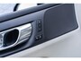 Volvo V60 2.0 B4 Plus Bright | Navigatie | Apple Carplay | Android Auto | Lederen Bekleding | Stoelverwarming | Achteruitrijcamera | Parkeersensoren | Lichtmetalen Velgen | Keyless Entry | Elektrische Achterklep