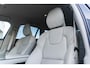 Volvo V60 2.0 B4 Plus Bright | Navigatie | Apple Carplay | Android Auto | Lederen Bekleding | Stoelverwarming | Achteruitrijcamera | Parkeersensoren | Lichtmetalen Velgen | Keyless Entry | Elektrische Achterklep
